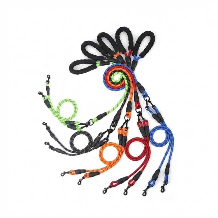 dog leashes in different colors